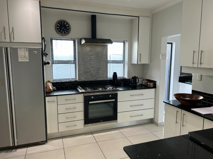 3 Bedroom Property for Sale in Blue Mountain Village Western Cape